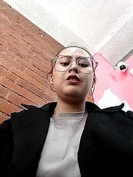 lara moon25 online show from December 30, 2024, 6:16 pm