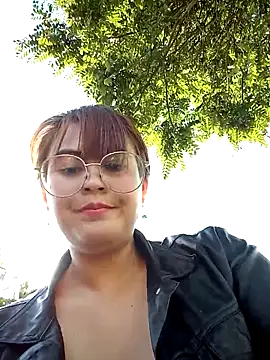 lara moon25 online show from September 9, 2025, 8:52 pm