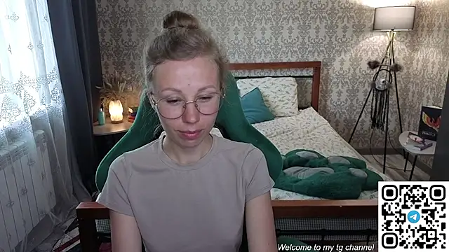 Snapshot of Lill_Mary chatting on June 11, 2026, 2:53 am Lill Mary online show from June 11, 2026, 2:53 am