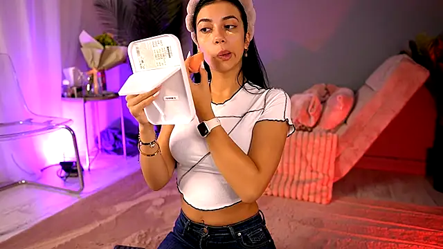 BetsyGonzale online show from September 24, 2025, 4:05 am