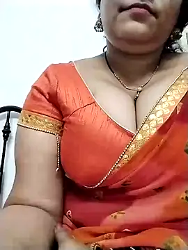 Snapshot of Nyra-23 chatting on January 4, 2025, 12:38 pm Nyra-23 online show from January 4, 2025, 12:38 pm