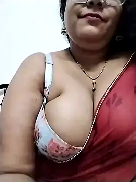 Snapshot of Nyra-23 chatting on January 11, 2025, 12:18 pm Nyra-23 online show from January 11, 2025, 12:18 pm