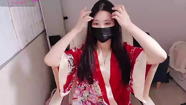 who Lilly online show from September 18, 2025, 12:07 pm