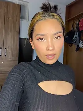 baby lizy online show from February 8, 2025, 11:24 pm