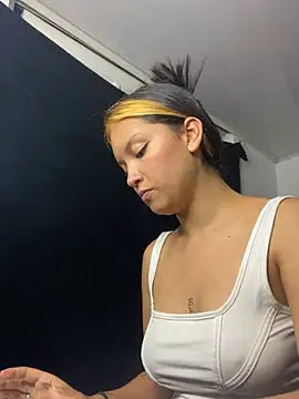 baby lizy online show from March 22, 2025, 11:31 pm