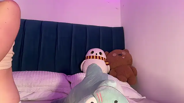 Snapshot of alice_guerin_ chatting on March 1, 2026, 3:52 am alice guerin online show from March 1, 2026, 3:52 am