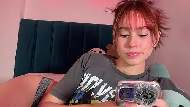 Snapshot of alice_guerin_ chatting on March 4, 2026, 4:18 am alice guerin online show from March 4, 2026, 4:18 am