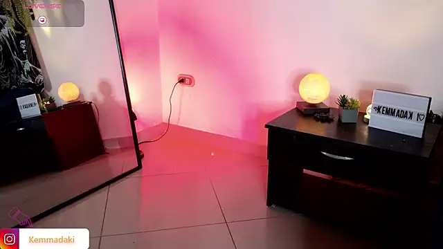 kemmadakii online show from April 17, 2026, 8:12 pm