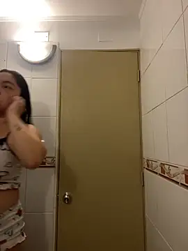 WhiteWomen online show from November 21, 2025, 1:48 am