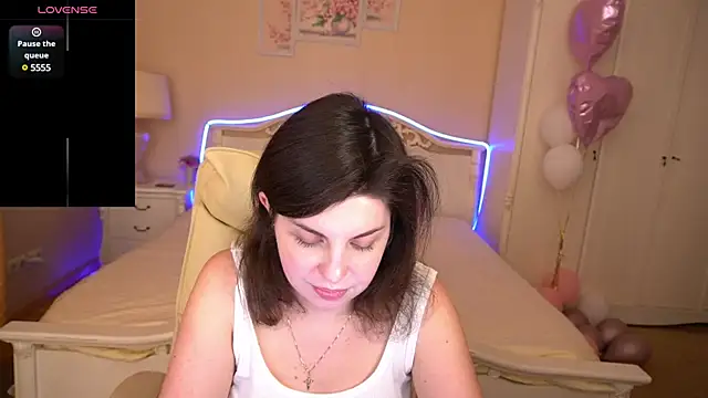 MirandaWong online show from March 3, 2025, 10:06 am