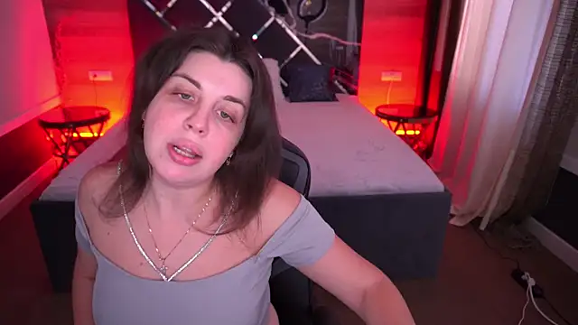 MirandaWong online show from October 21, 2025, 5:52 am