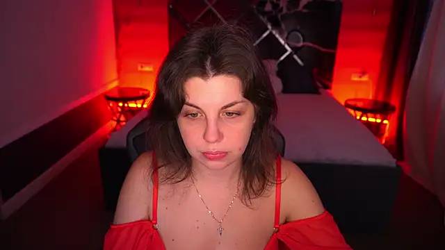 MirandaWong online show from October 28, 2025, 6:50 am