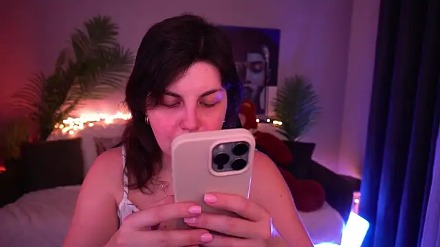 MirandaWong online show from April 1, 2026, 5:30 am