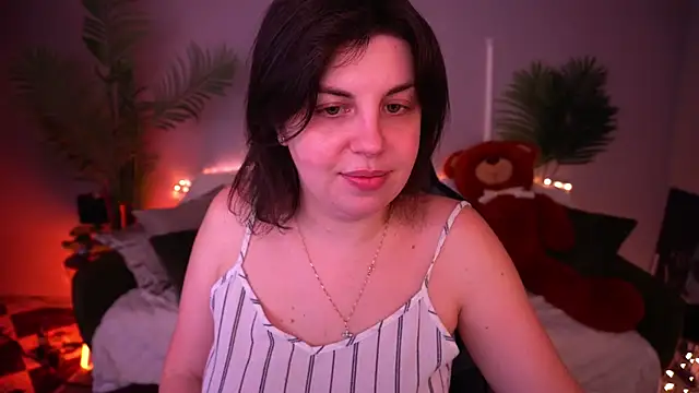 MirandaWong online show from April 10, 2026, 5:45 am