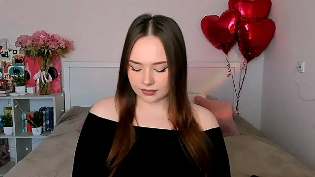 LittleKiitten online show from May 27, 2026, 2:36 pm