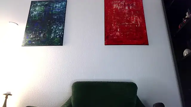 calioppe01 online show from April 12, 2026, 10:42 am