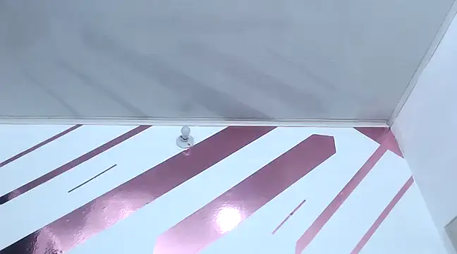 Kitten Hot  online show from March 12, 2025, 2:09 am