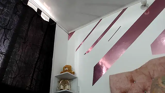 Kitten Hot  online show from September 27, 2025, 3:06 pm