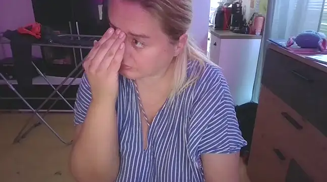 Meliss Official9 online show from March 9, 2025, 7:01 am