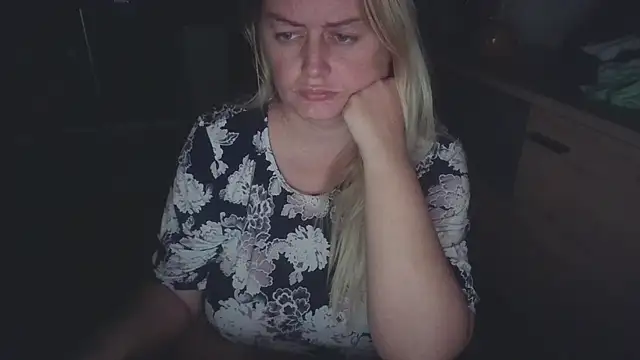 Meliss Official9 online show from September 28, 2025, 7:41 pm