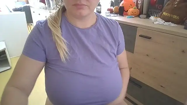 Meliss Official9 online show from October 24, 2025, 8:55 am