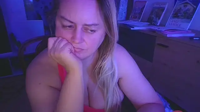 Meliss Official9 online show from November 19, 2025, 6:30 pm