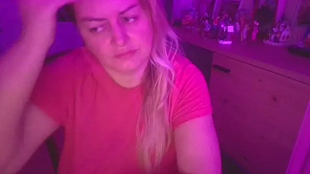 Snapshot of Meliss_Official9 chatting on December 19, 2025, 5:58 am Meliss Official9 online show from December 19, 2025, 5:58 am