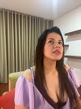 Alice Biel online show from February 9, 2025, 11:46 pm