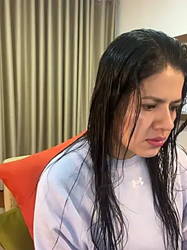 Alice Biel online show from February 28, 2025, 11:58 am