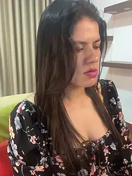 Alice Biel online show from March 6, 2025, 12:43 am