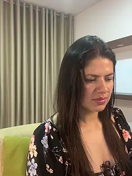 Alice Biel online show from March 6, 2025, 3:46 am