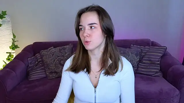 LindaRobertz online show from January 15, 2025, 11:21 am