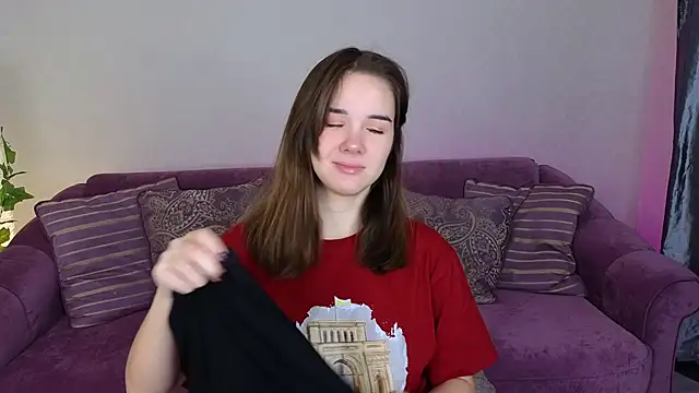 LindaRobertz online show from January 18, 2025, 11:11 am