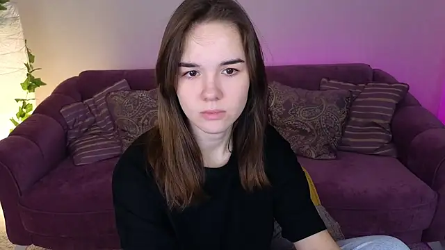 LindaRobertz online show from January 18, 2025, 2:33 pm