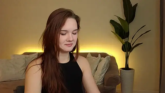 LindaRobertz online show from November 11, 2025, 10:10 pm