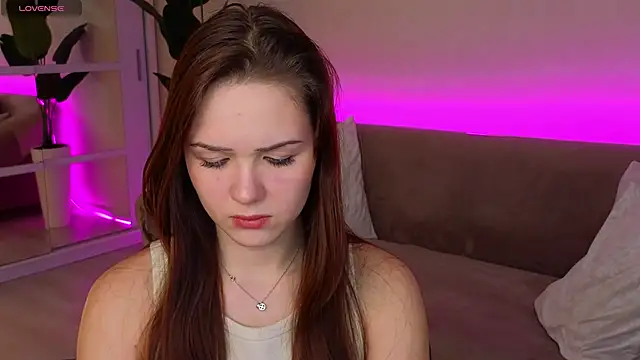 LindaRobertz online show from November 29, 2025, 10:02 pm