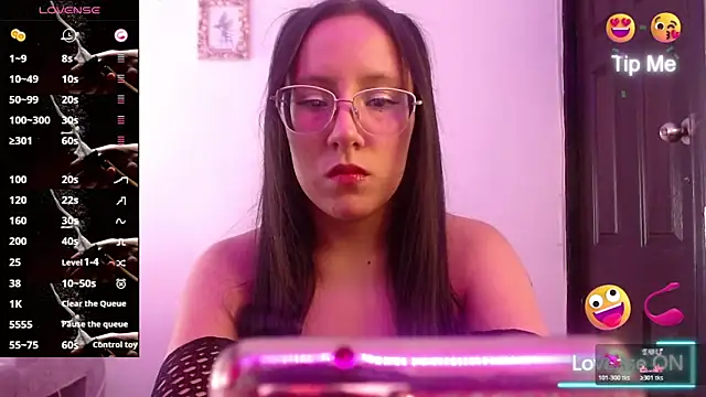 Miia-fox online show from February 9, 2026, 3:49 pm