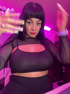 Hot beauty   online show from April 16, 2026, 2:45 am