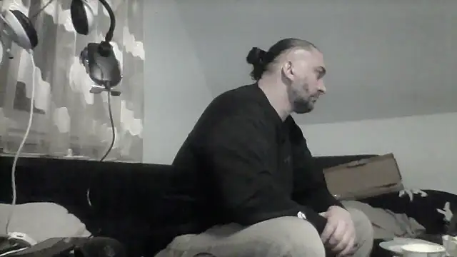 Snapshot of NewyorkDimi chatting on April 6, 2026, 2:42 am NewyorkDimi online show from April 6, 2026, 2:42 am