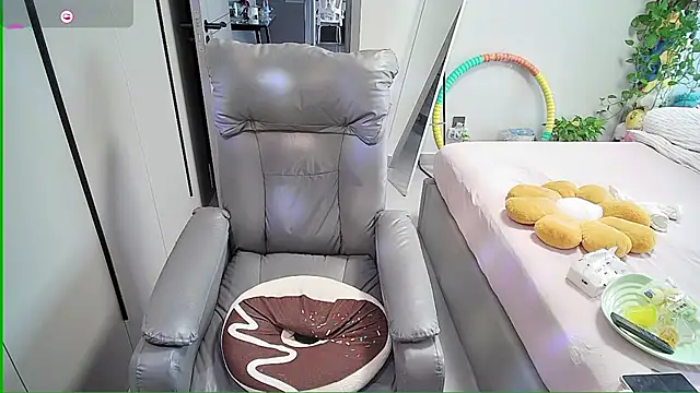 Xiaoyu-G online show from September 12, 2025, 1:06 am