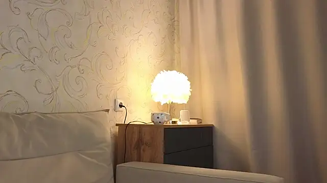 Snapshot of elsa_limerence chatting on April 24, 2026, 5:15 pm elsa limerence online show from April 24, 2026, 5:15 pm