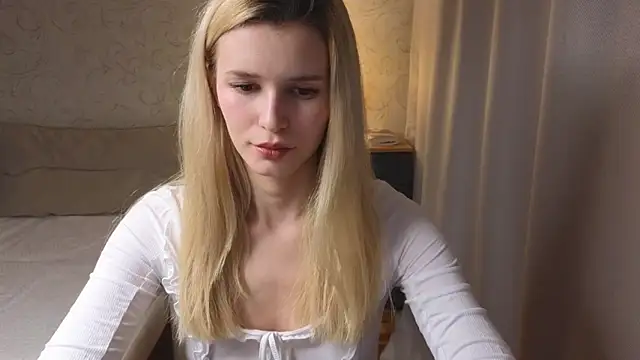 Snapshot of elsa_limerence chatting on April 27, 2026, 5:11 pm elsa limerence online show from April 27, 2026, 5:11 pm