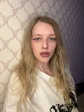 Evvie Summn1 online show from April 21, 2026, 1:50 pm