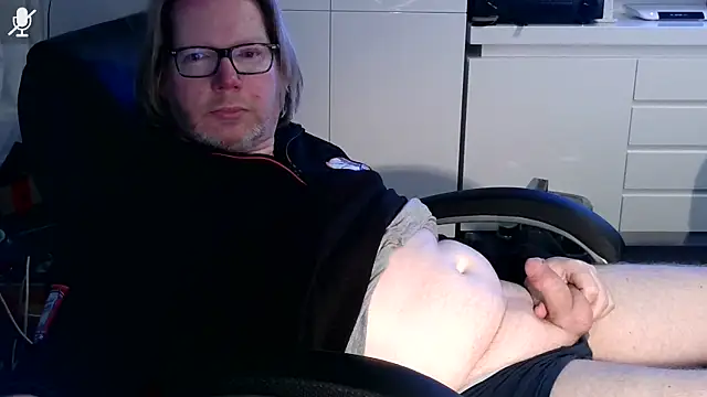 VSteph online show from November 19, 2025, 10:54 pm