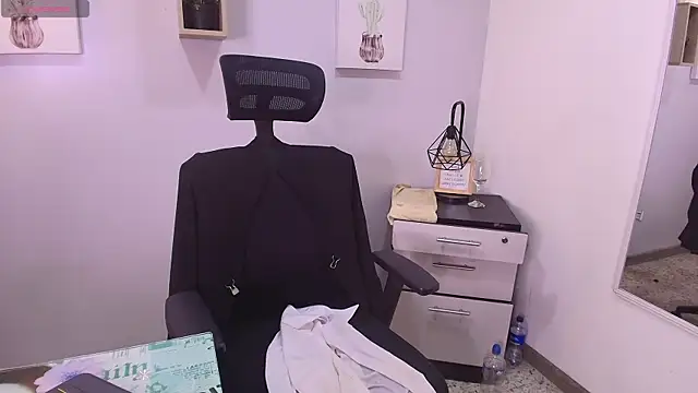 Zuzana21 online show from April 21, 2026, 1:07 am