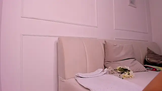 april higgins online show from February 1, 2025, 2:34 pm