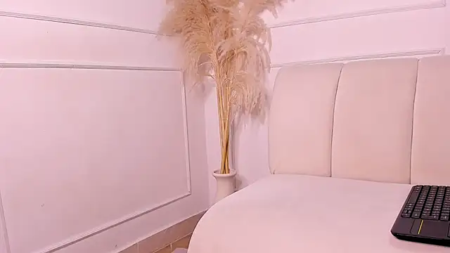 april higgins online show from February 4, 2025, 5:12 pm