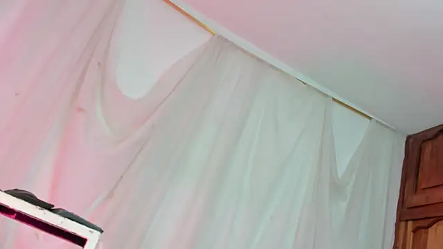 Itsme Daniela online show from April 18, 2026, 1:59 pm