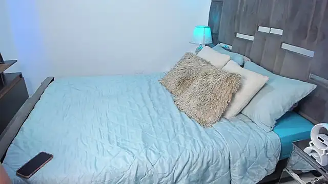 Alexawhiittee online show from January 4, 2025, 4:33 am