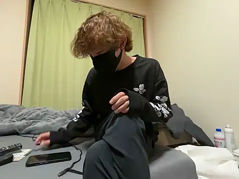 Snapshot of UKI06 chatting on December 22, 2025, 3:20 pm UKI06 online show from December 22, 2025, 3:20 pm